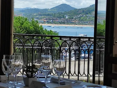 Aita Mari Jatetxea - Restaurant in San Sebastián