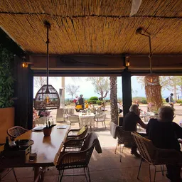 Al Faro Beach - Restaurant