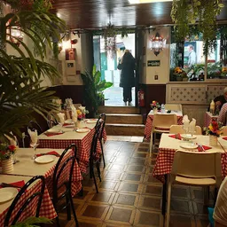 Alfama Cellar - Restaurant