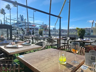 Amigos Muelle Uno - Restaurante Indio Mexicano - Indian in Malaga