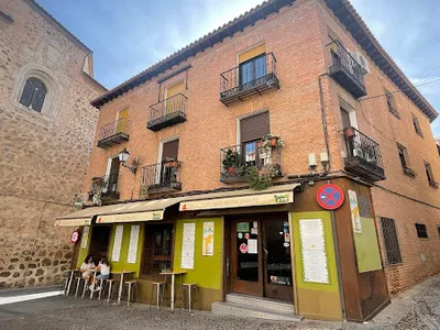 Café Delfín - Mediterranean in Toledo