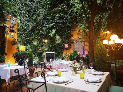 Casa Manolo León - Regional Spanish in Seville