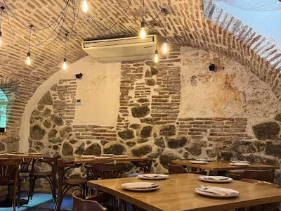 Cervecería La Abadía - Bar in Toledo