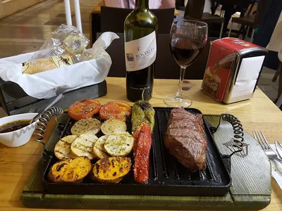 El Farolito Restaurante Asador y Parrilla Argentina en Málaga - Argentinian in Malaga