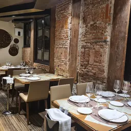 Ferretería Restaurante - Spanish