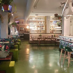 Happy River - Restaurant