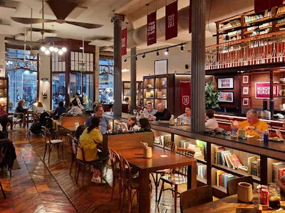 HUNDRED BURGERS - American in Valencia