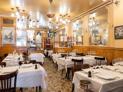 Joséphine Chez Dumonet - Française in Paris