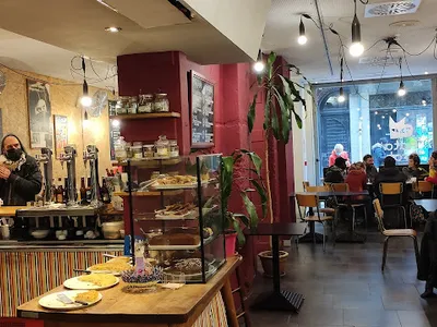 Katakrak Liburuak - Book Store in Pamplona