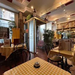 La Corte di San Maurilio Duomo 1982 - Italian