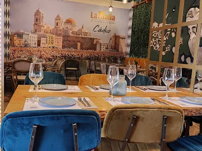 La Mafia se sienta a la mesa - Italiana in Cadiz