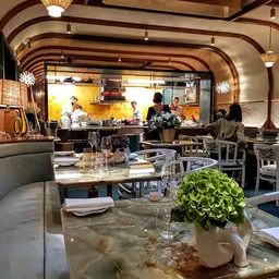 La Scène - Haute French