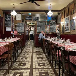 La Tour Montlhéry - Chez Denise - French