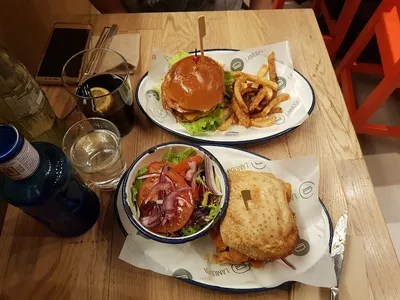 Lamudita Burger Studio - American in Pamplona