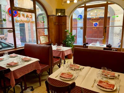 Le Café Des Fédérations - French in Lyon