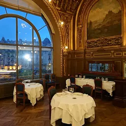 Le Train Bleu - French