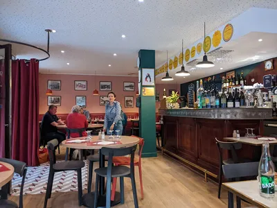 LE VAL D'ISÈRE - Bouchon lyonnais - French in Lyon