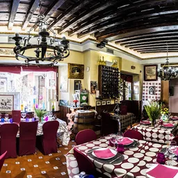 Lo Nuestro Taperia & Restaurante - Restaurant