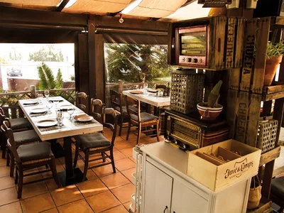 Los Troncos Restaurant - Mediterranean in Alicante