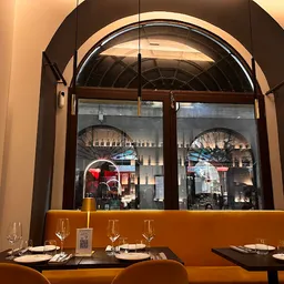 Maccheroni - La Carbonara N°1 di Milano - Italian