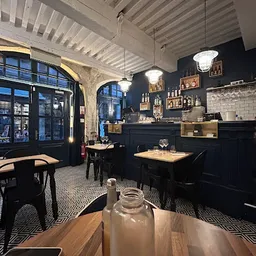 Maison Moly - French