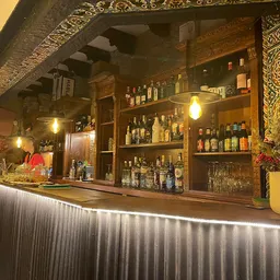 Meet Vegano - Vegetarian & Vegan