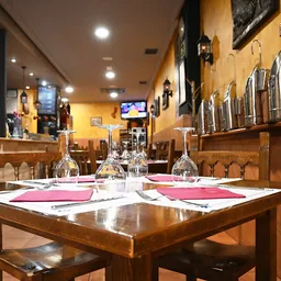 Mesón Los Faroles - Restaurant