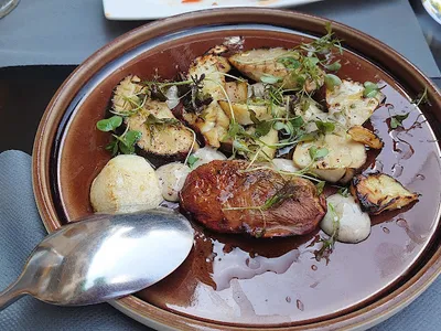 Monocromo vermuteria gastrounderground - Restaurant in Bilbao