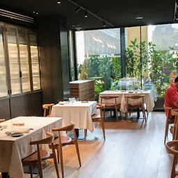 Narru Restaurant - Restaurant