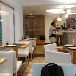 Óleo Restaurante, Cocina Mediterránea Sushi Bar - Asian