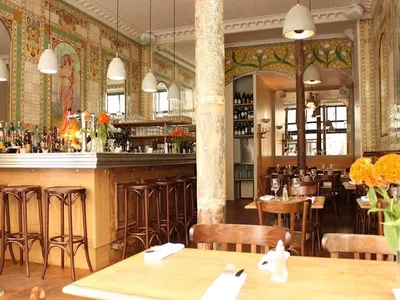 Poulette - French in Paris