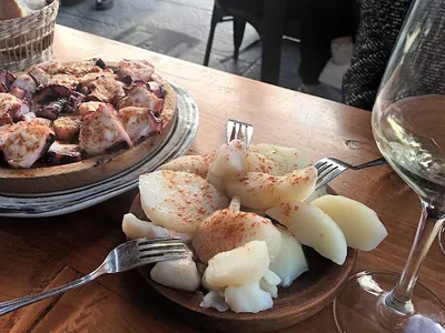 Pulpeira de Lola La Antigua de Melide - Regional Spanish in A Coruna