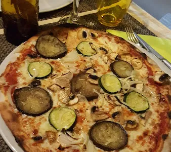 Restaurant Pizzeria La Piccola - Italian in Girona