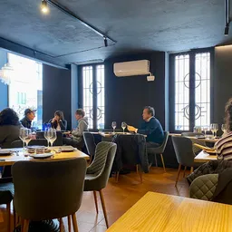 Restaurante japonés UNSUSHI - Japanese