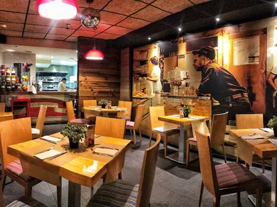 Restaurante Pizzería COMES - Restaurant in Toledo