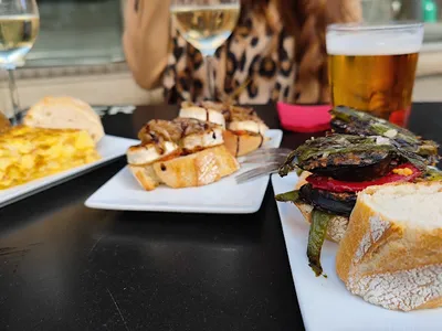 TrikuHarri Taberna Jatetxea - Grill in San Sebastián