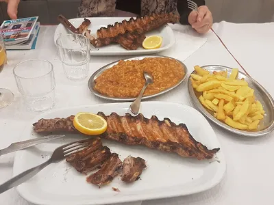 Zé dos Cornos - Restaurant in Lisbon